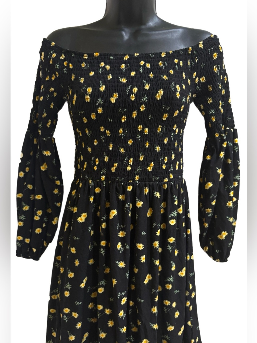 Off-Shoulder Black Floral Mini Dress with Yellow Daisies❤️